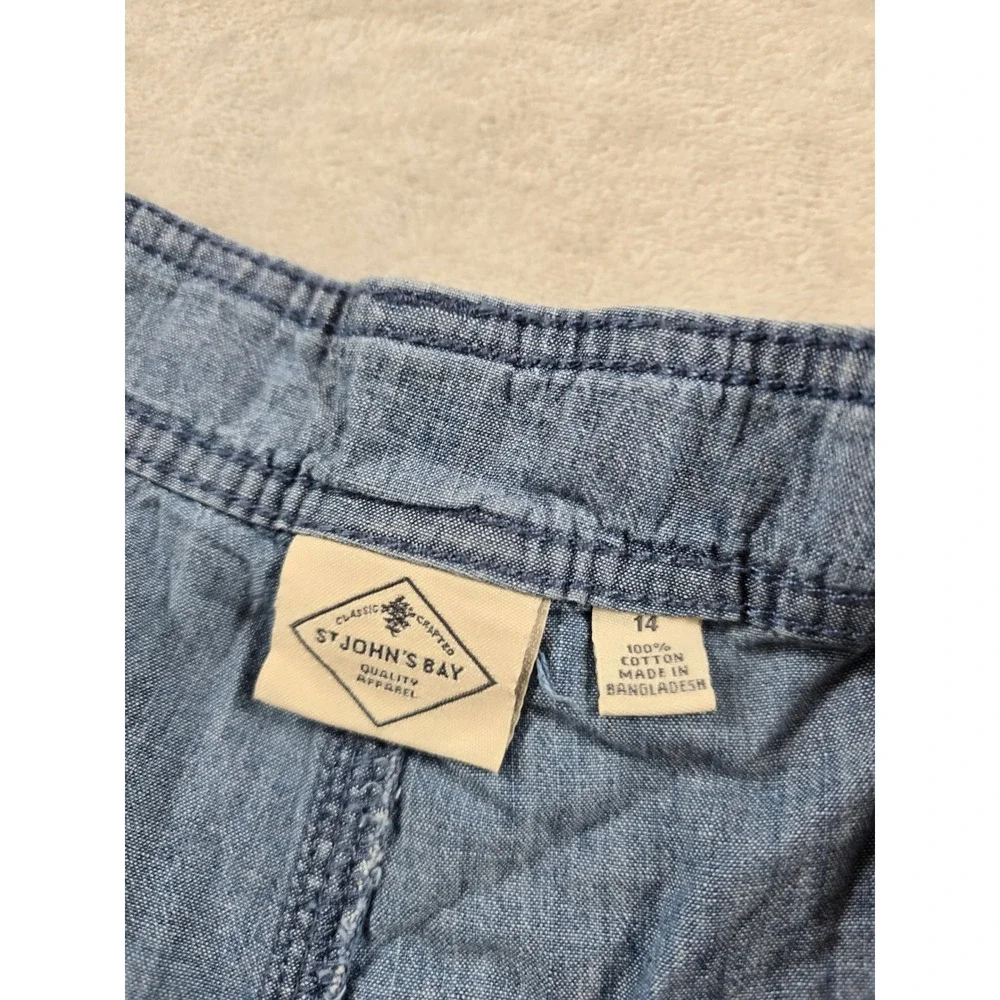 St. John's Bay Bermuda Shorts Womens 14 Blue Cotton Mid Rise Cargo Chambray NEW - Picture 6 of 7